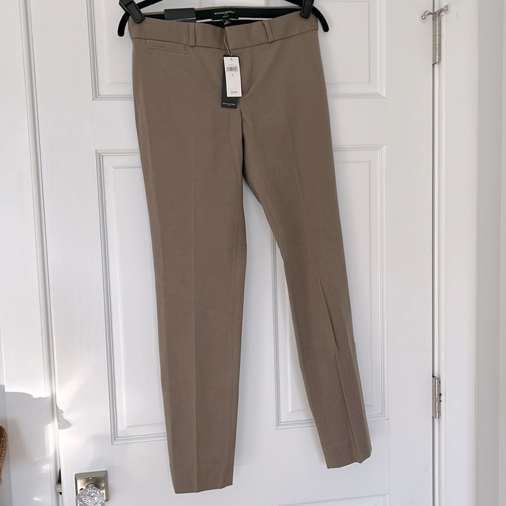 NWT: Banana Republic Sloan fit size 2 slim taper ankle dress pants.